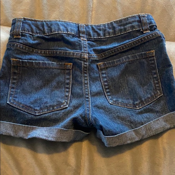 Girls shorts - Picture 3 of 3